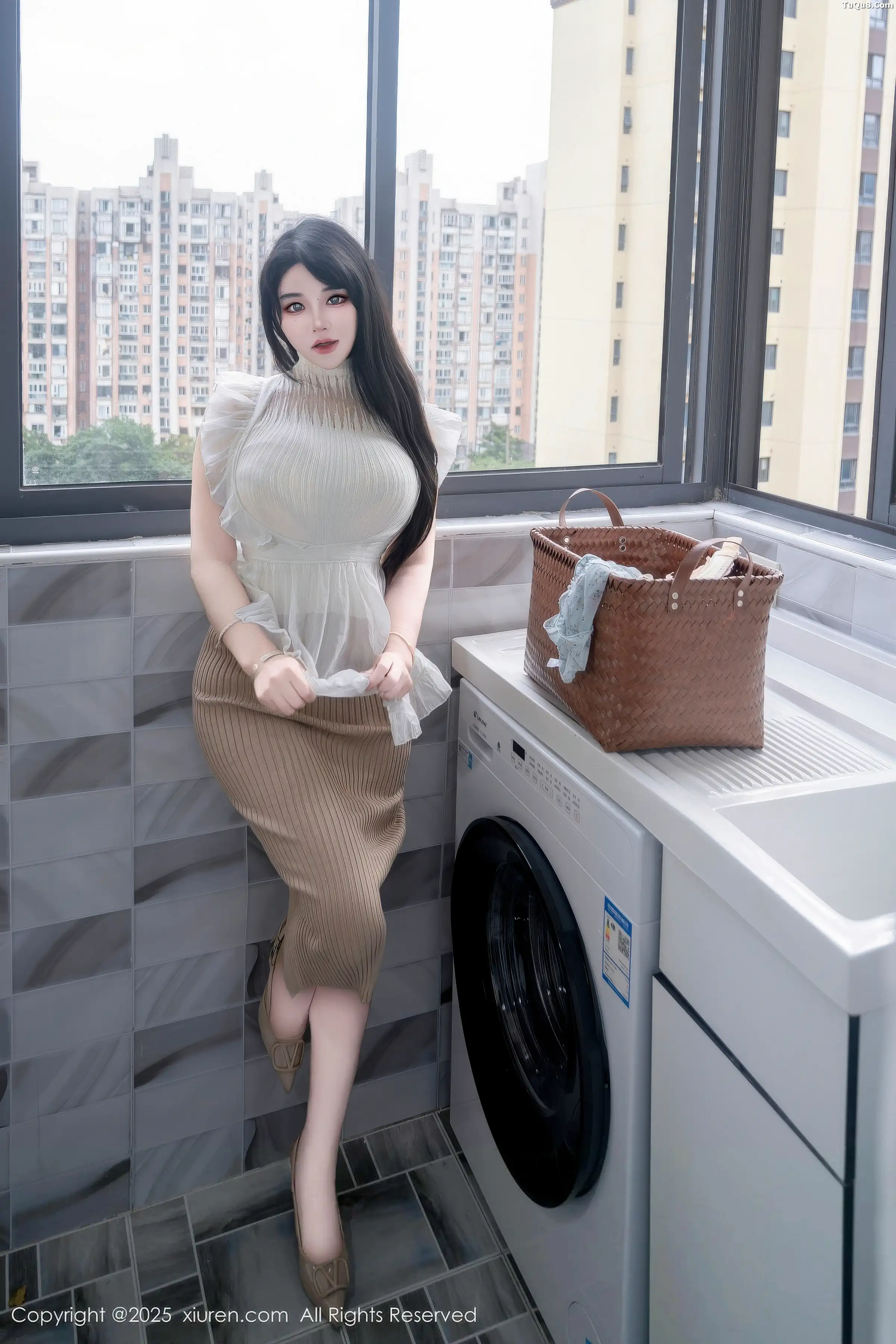 汐汐爱吃草莓 家政姐姐