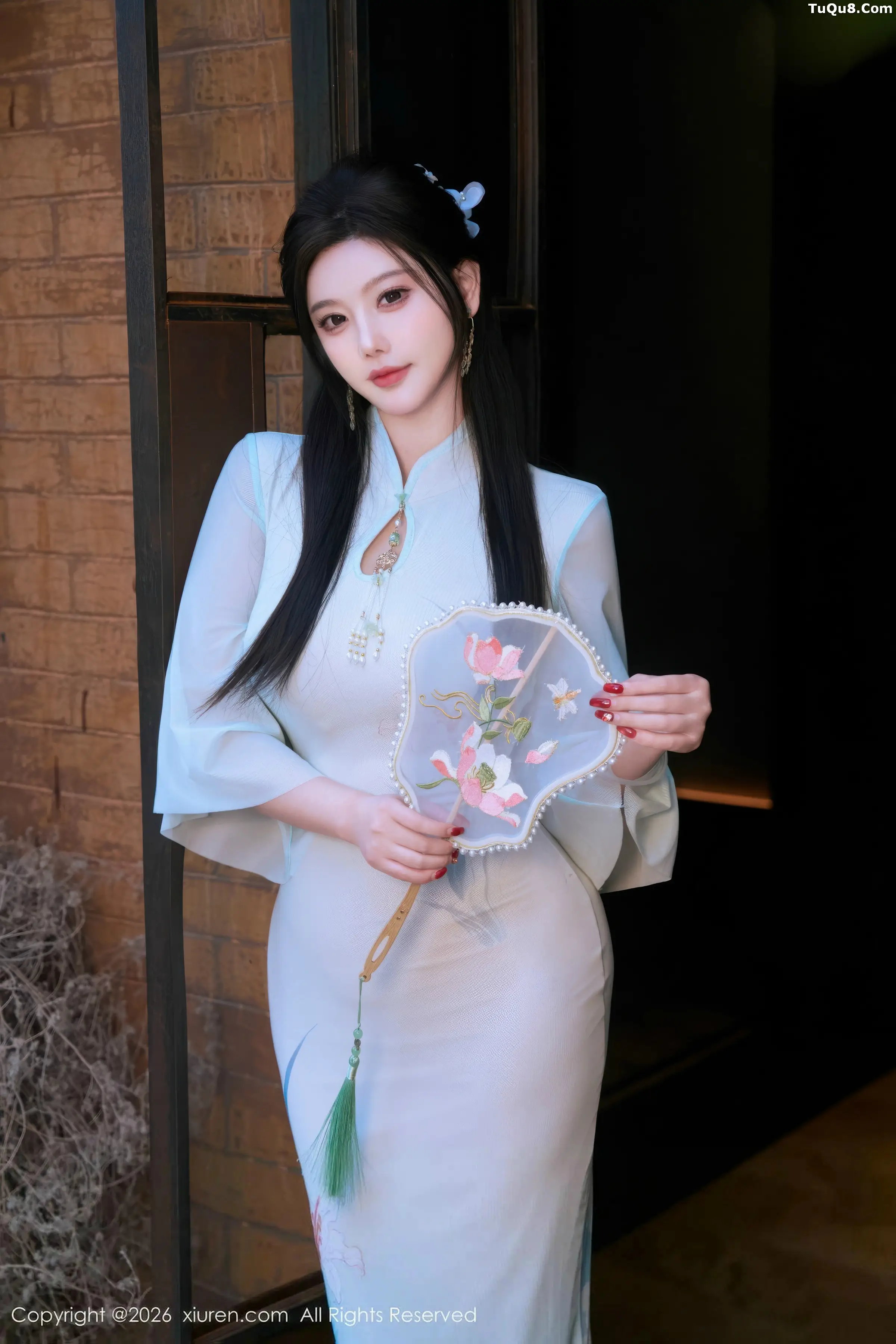 杨晨晨. 性感白色内衣