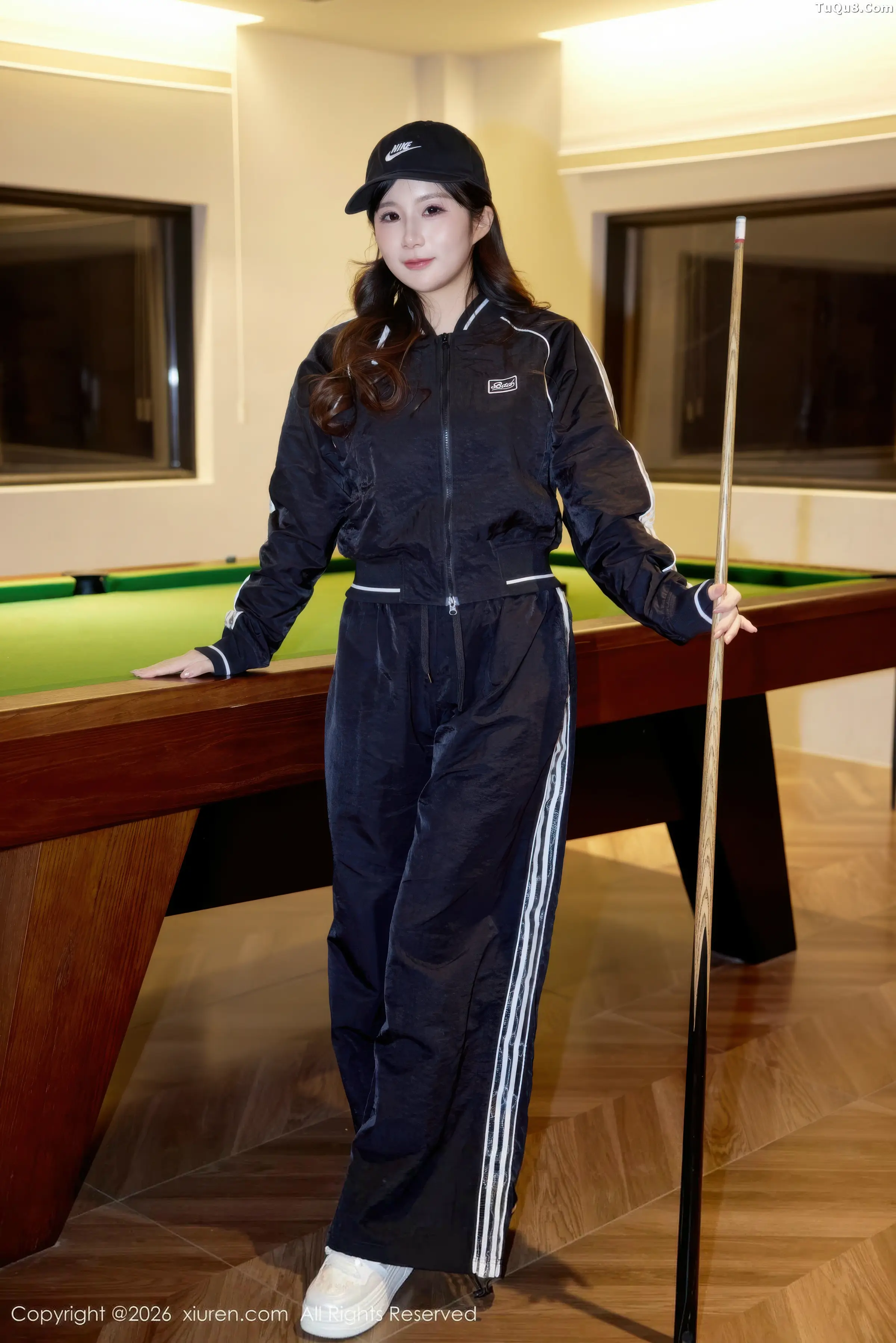 小肉肉咪 黑色运动内衣