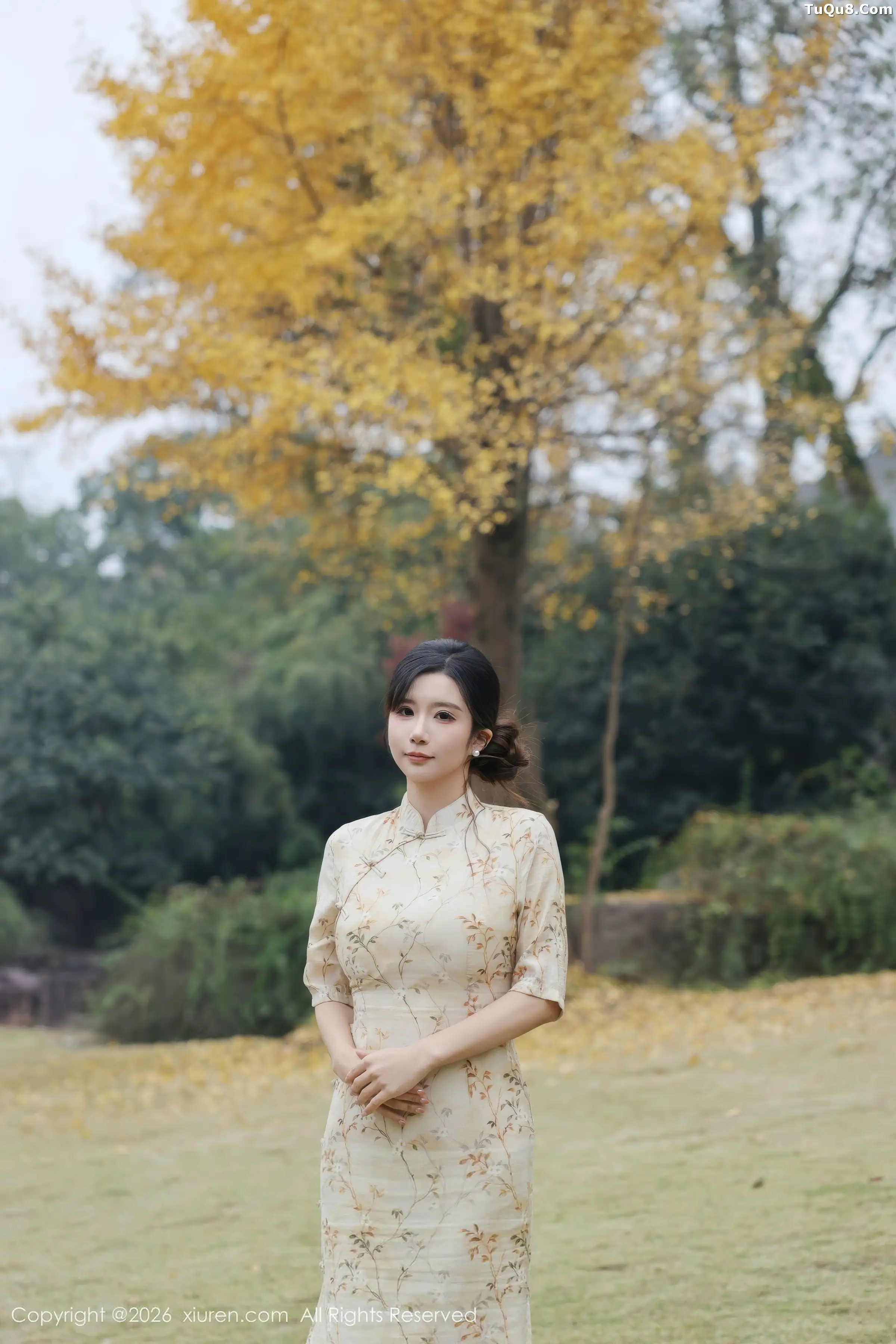 小肉肉咪 黄色蕾丝内衣