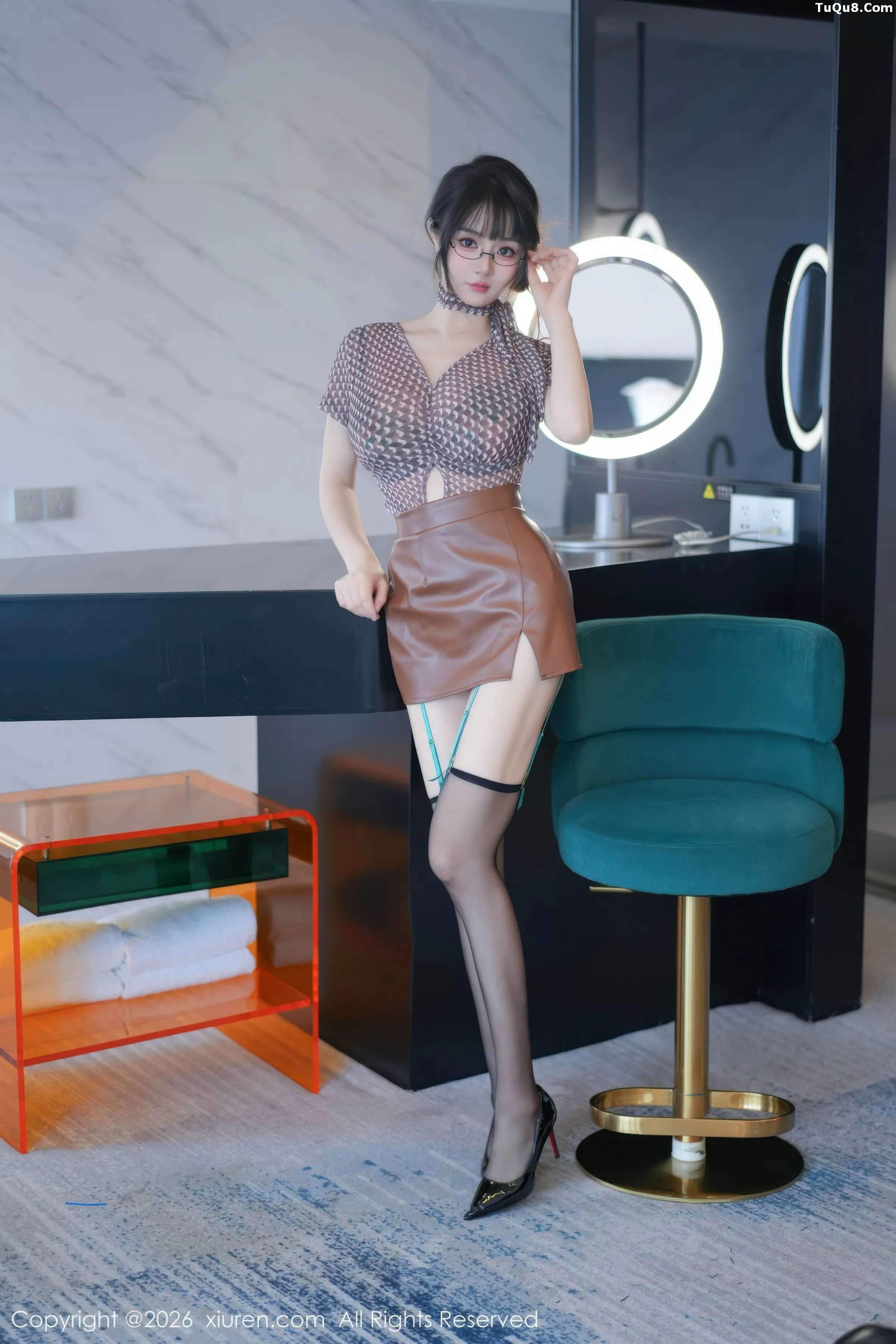 沈南汐RuRu 棕色短裙