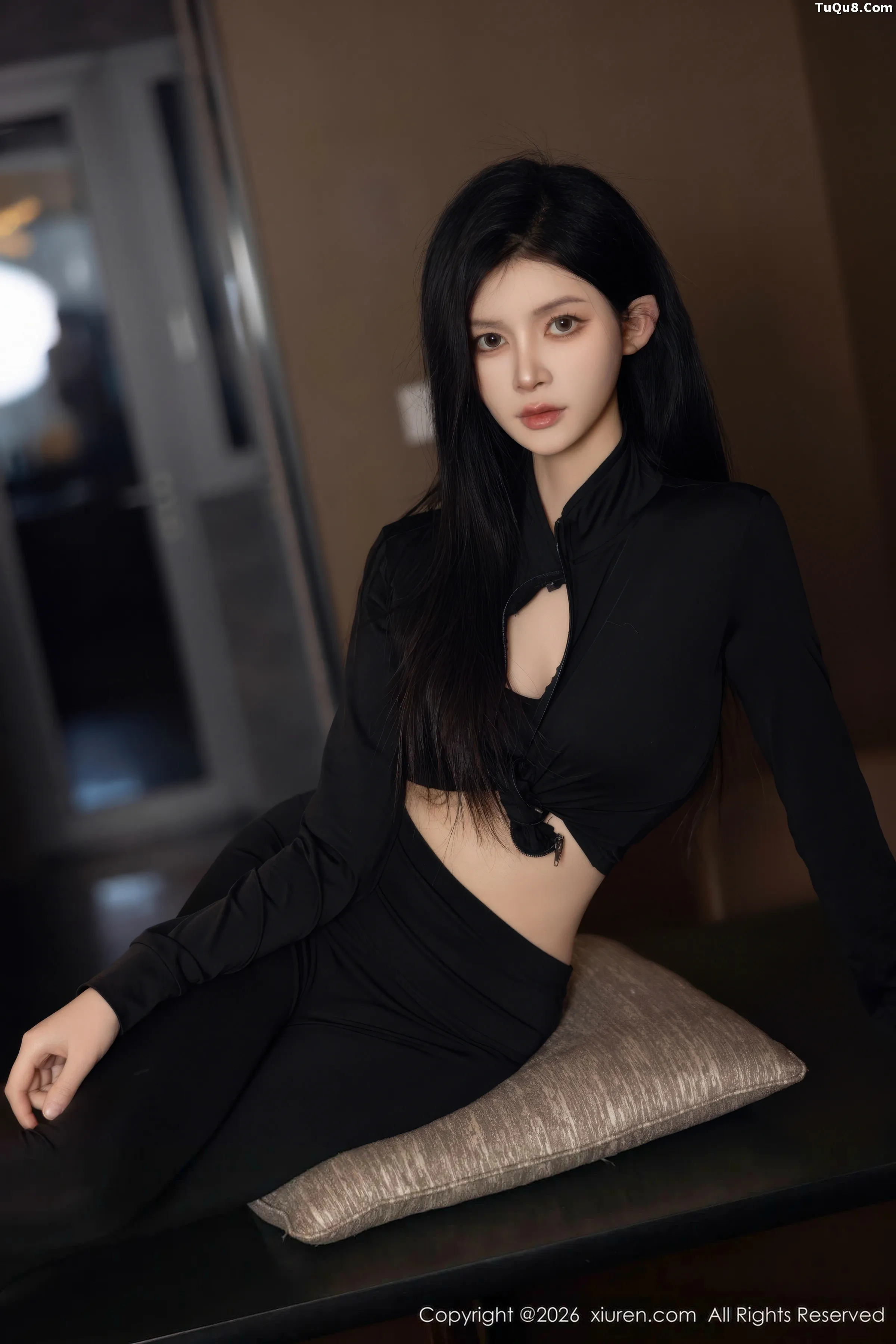 沈如斯 黑色情趣服饰