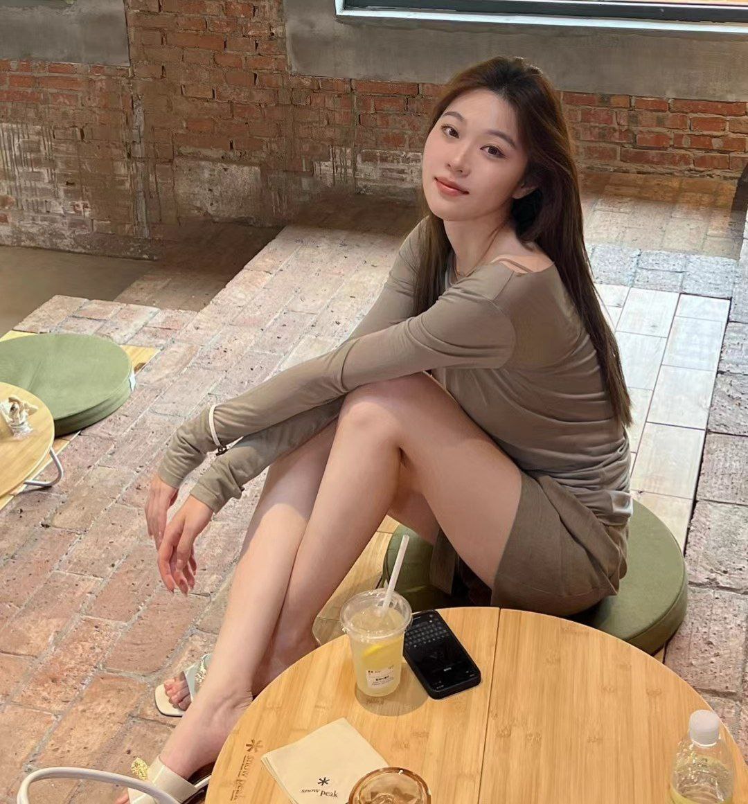 短剧穿成反派的炮灰妻子（80集全）