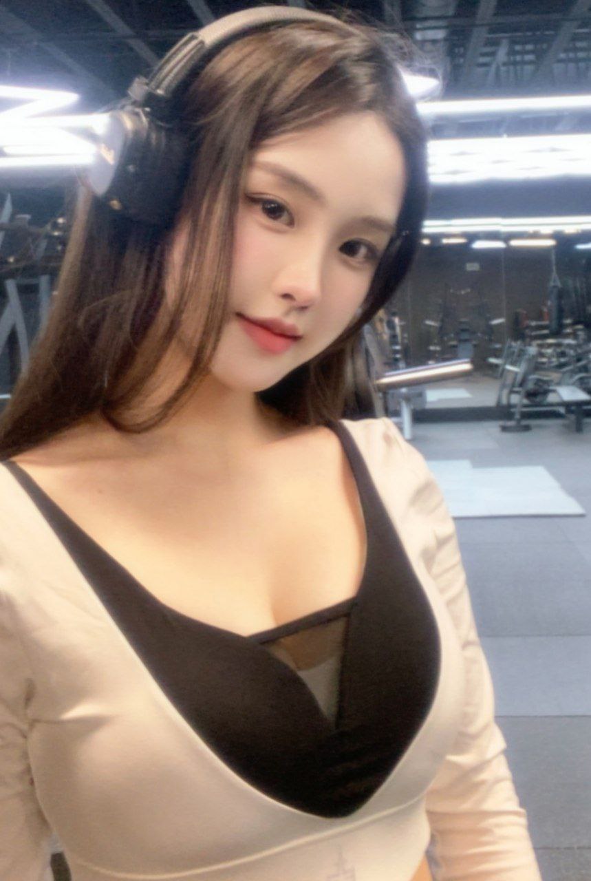 短剧离婚后我成了万亿女王（全集）