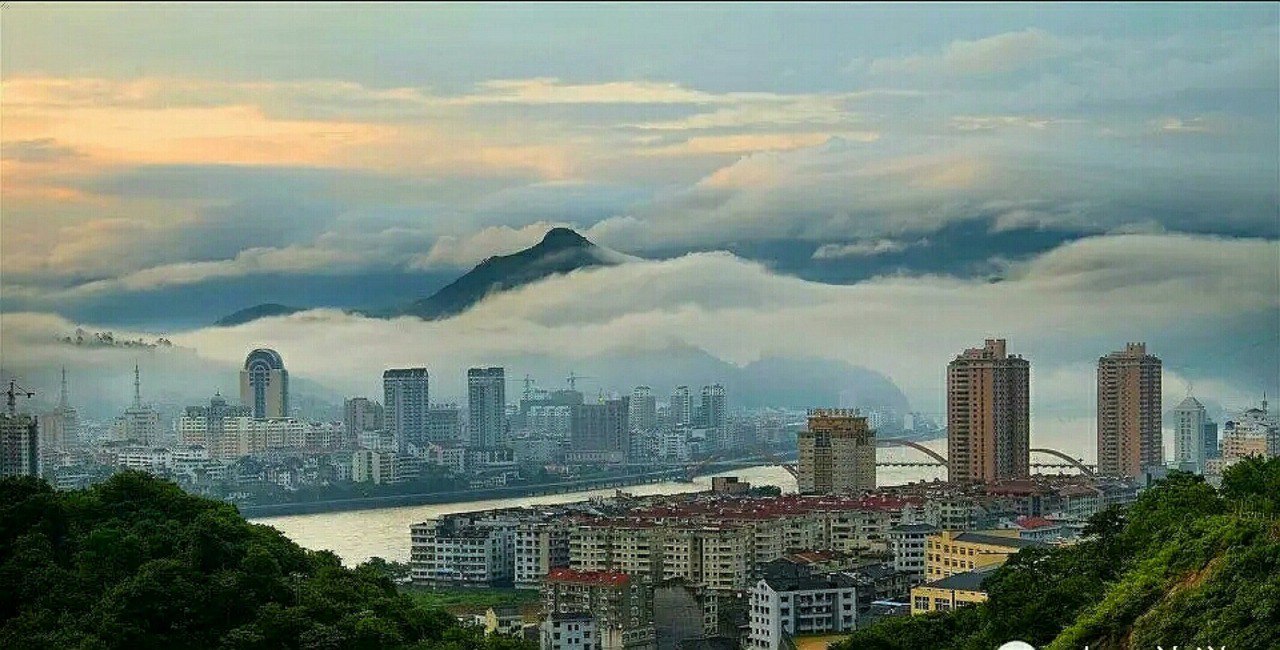 中国必拍的20个城市摄影圣地・彩图版精选最值得前往旅游20个地方 云旅游[pdf]