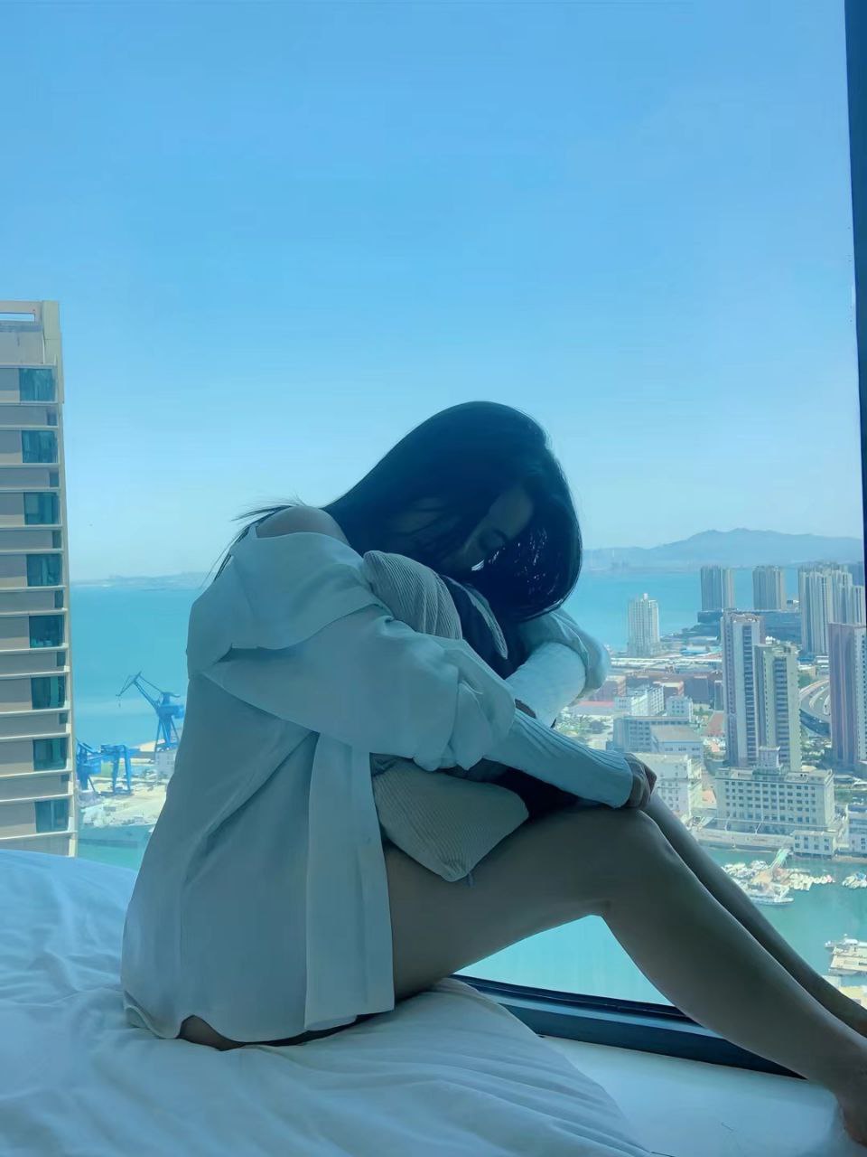 短剧穿书后，反派都喊我妈（97集全）